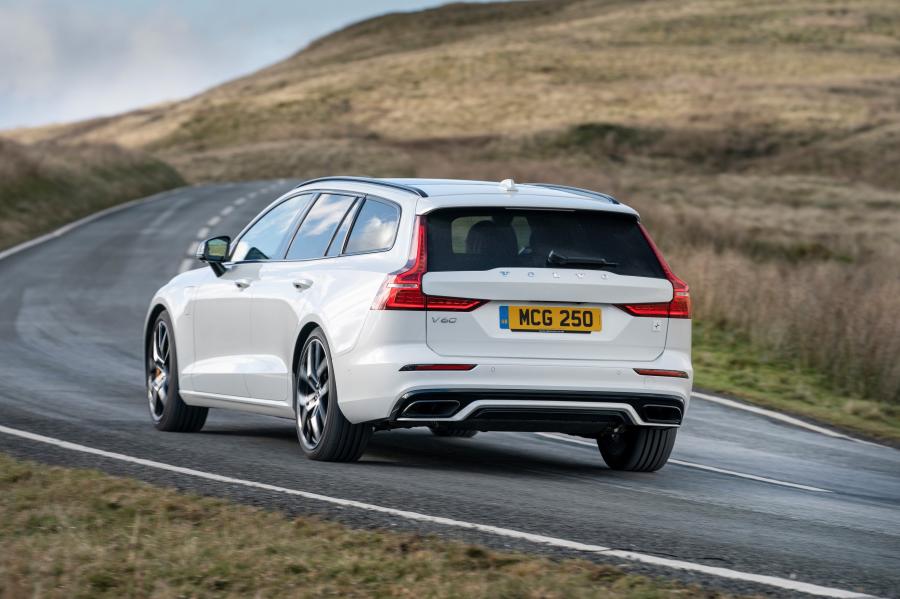  Volvo V60 T8 Polestar Engineered 2019 года  (UK) (фото 24 из 40)